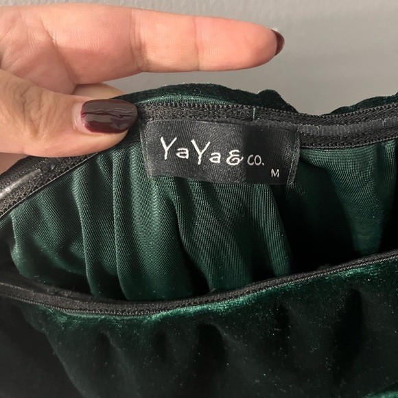 Over the shoulder dress - Picture 3 of 3